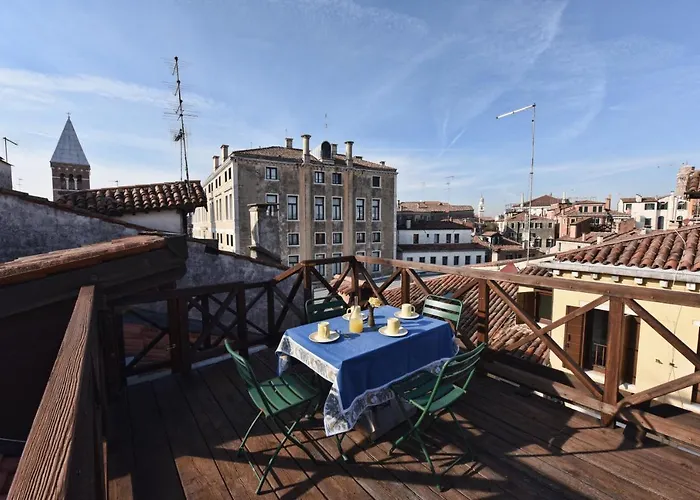 San Marco Elegante Panoramico Esclusivo 2 Bagni Lägenhet